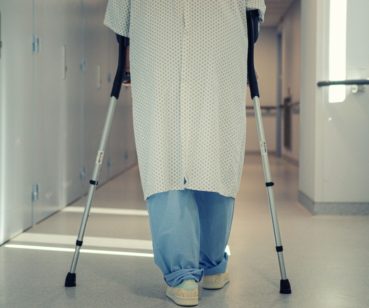 Athlete using easy walking after a hard leg session